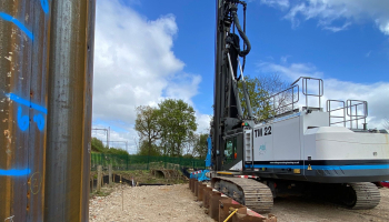 Radlett Strategic Rail Freight Interchange. Leader rig piling