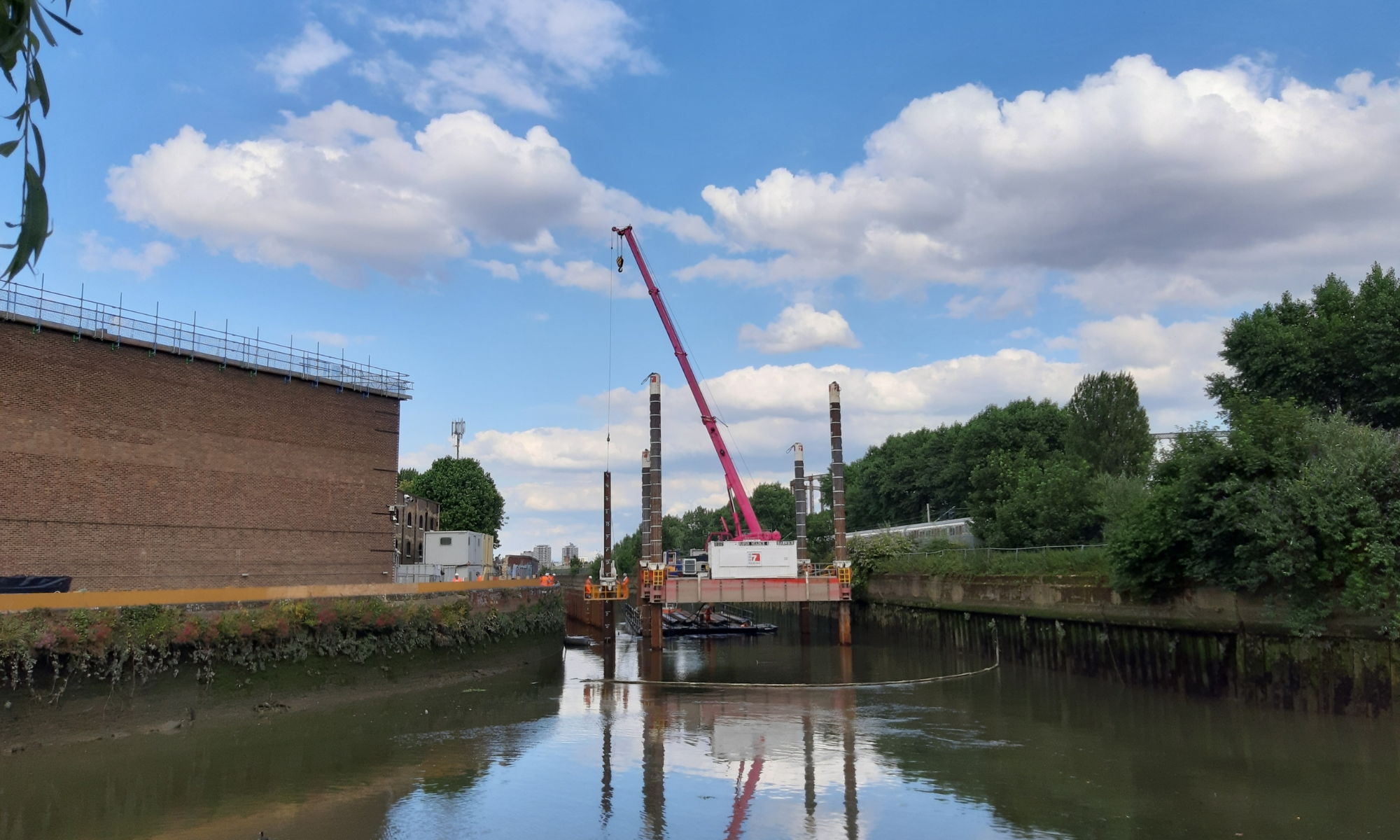 Picture of piling rig at 3 mills.