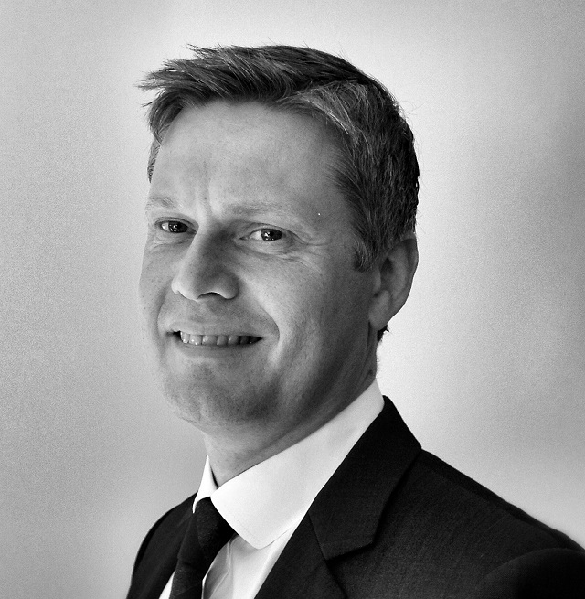 Simon White Photo2.jpg