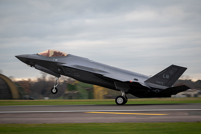 RAF Lakenheath F35_3_sm.jpg